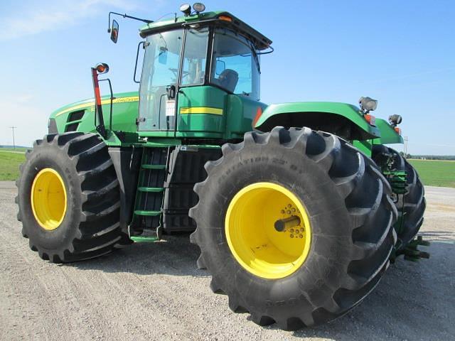 Image of John Deere 9330 equipment image 4