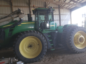 2010 John Deere 9330 Image