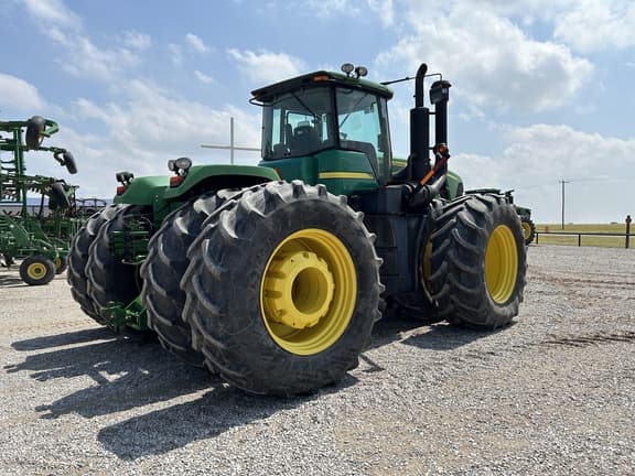 Image of John Deere 9330 equipment image 4