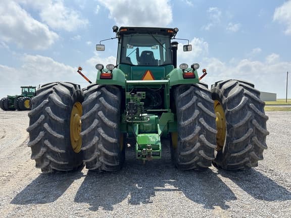 Image of John Deere 9330 equipment image 3