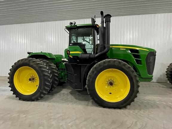 Image of John Deere 9330 equipment image 1