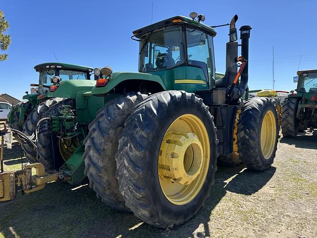 Image of John Deere 9330 equipment image 2