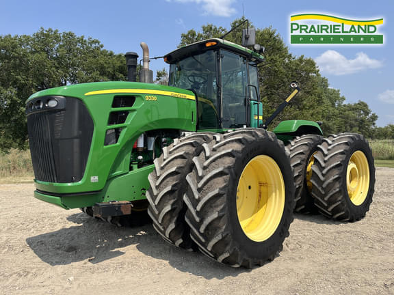 Image of John Deere 9330 equipment image 1