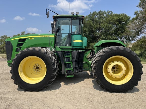 2010 John Deere 9330 Equipment Image0