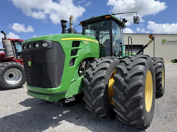 Image of John Deere 9330 equipment image 1