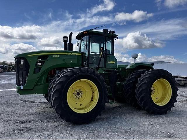 Image of John Deere 9330 equipment image 1