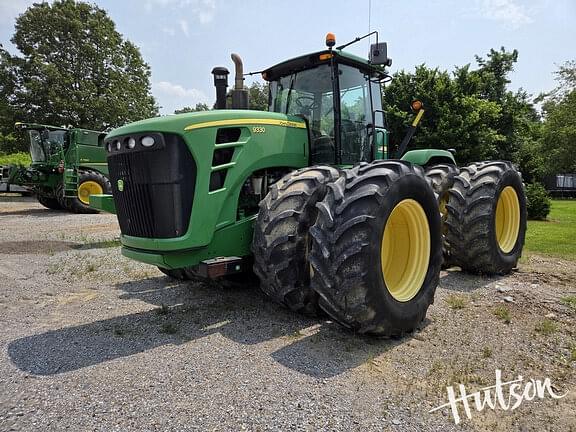 Image of John Deere 9330 equipment image 1