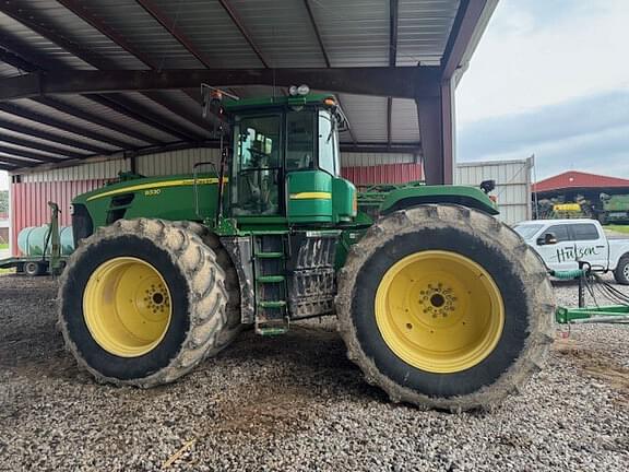 Image of John Deere 9330 equipment image 2