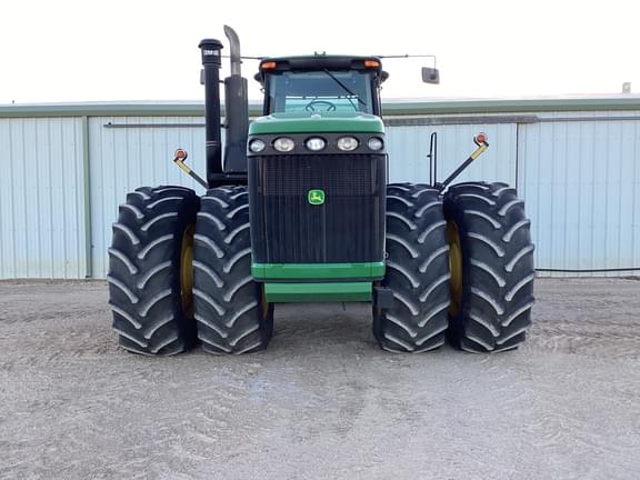 Image of John Deere 9330 equipment image 3