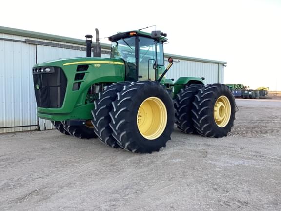 Image of John Deere 9330 equipment image 1