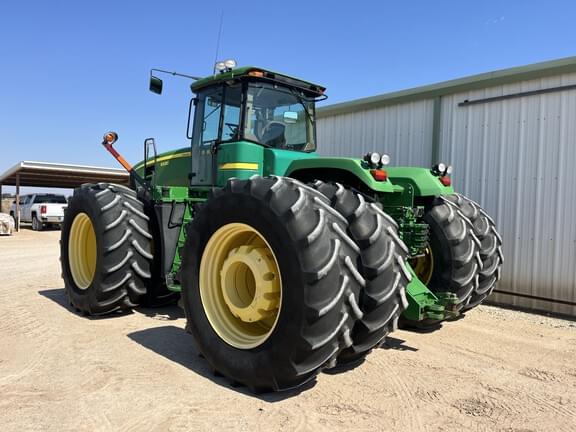 Image of John Deere 9330 equipment image 3