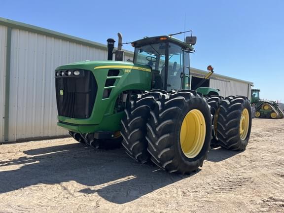 Image of John Deere 9330 equipment image 2