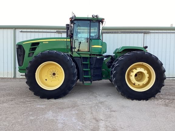 2010 John Deere 9330 Equipment Image0