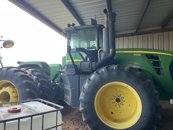 Image of John Deere 9330 equipment image 2