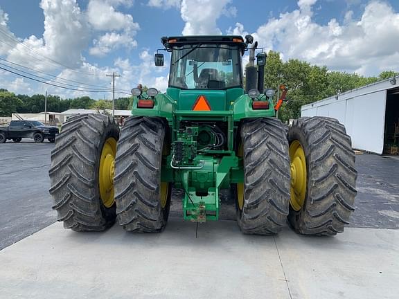 Image of John Deere 9330 equipment image 3