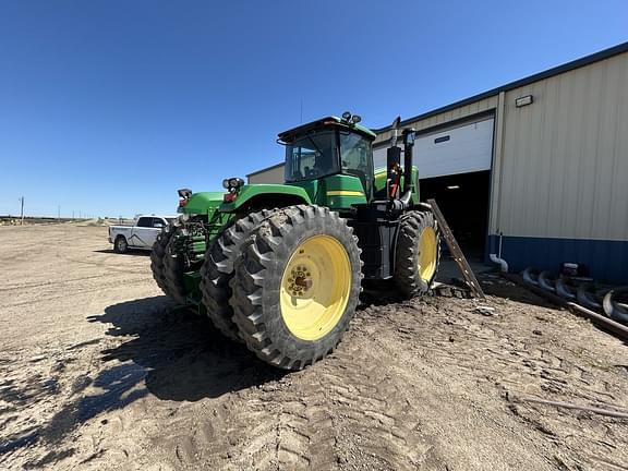 Image of John Deere 9330 equipment image 2