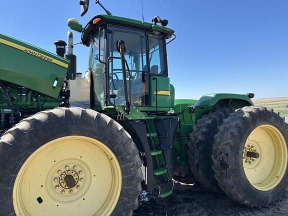 Image of John Deere 9330 equipment image 3
