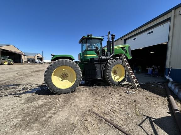 Image of John Deere 9330 Primary image