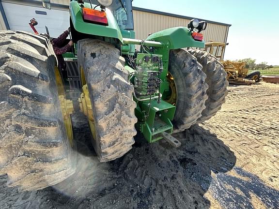 Image of John Deere 9330 equipment image 4
