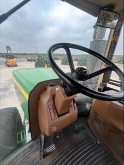 Image of John Deere 9330 equipment image 1