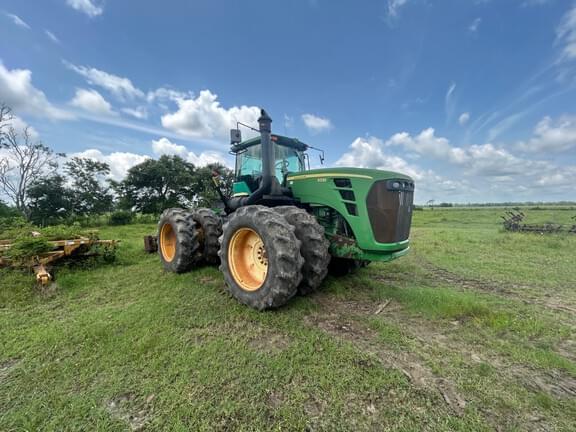 Image of John Deere 9330 equipment image 2
