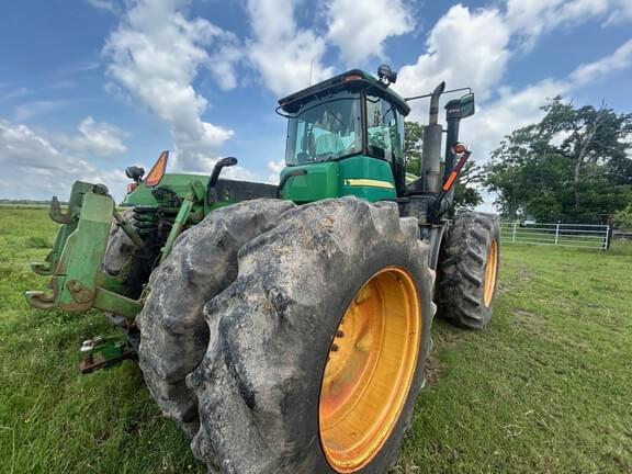 Image of John Deere 9330 equipment image 1