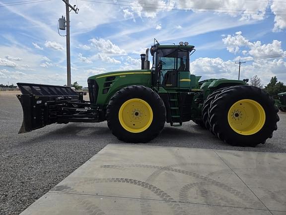 Image of John Deere 9330 equipment image 2