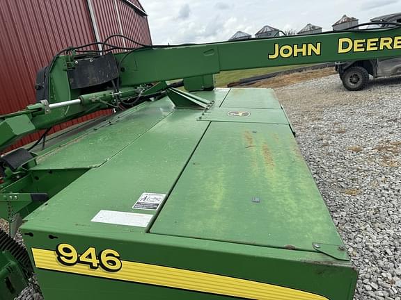 Image of John Deere 946 equipment image 4