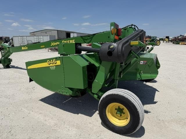 Image of John Deere 946 equipment image 3