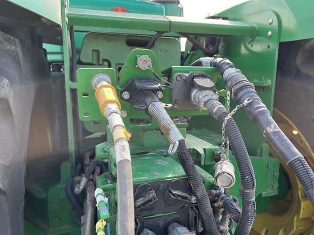 Image of John Deere 9530 equipment image 2