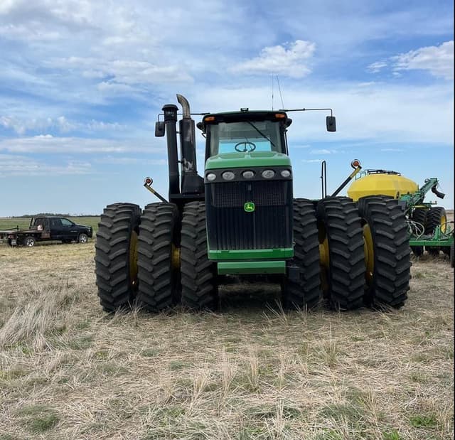 Image of John Deere 9530 equipment image 1