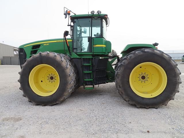 Image of John Deere 9530 equipment image 1