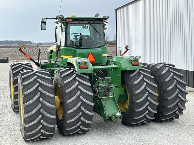 Image of John Deere 9530 equipment image 1