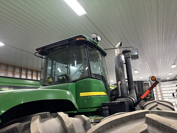 Image of John Deere 9530 equipment image 1