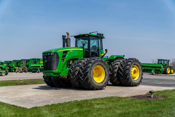 2010 John Deere 9530 Equipment Image0