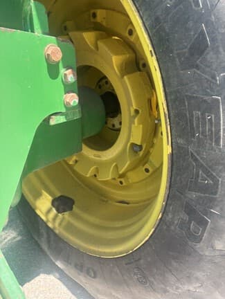 Image of John Deere 9530 equipment image 2