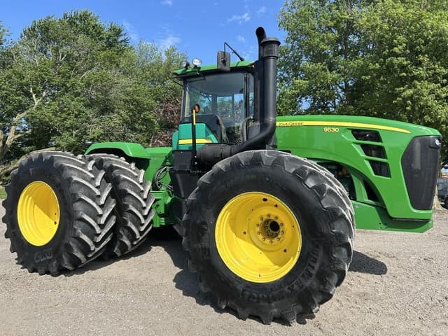 Image of John Deere 9530 equipment image 1
