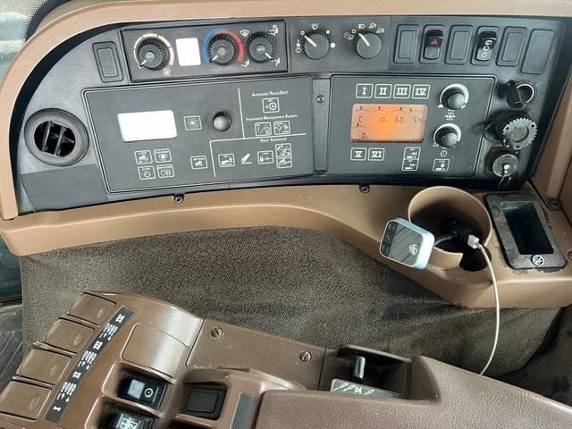 Image of John Deere 9530 equipment image 2