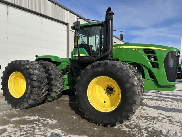 Image of John Deere 9530 equipment image 1