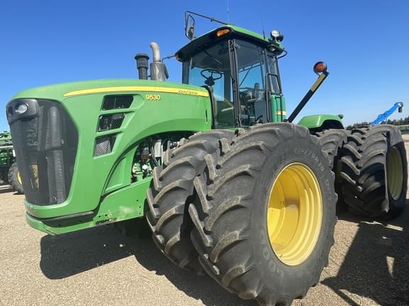 Image of John Deere 9530 equipment image 1