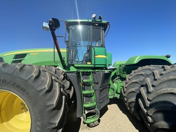 Image of John Deere 9530 equipment image 2