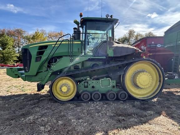 Image of John Deere 9530T equipment image 1