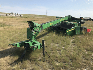 2010 John Deere 956 Image