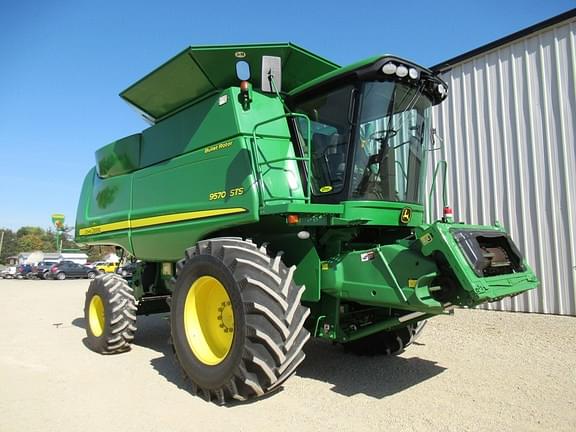 Image of John Deere 9570 STS equipment image 3