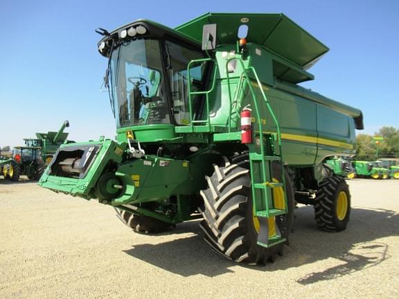 Image of John Deere 9570 STS equipment image 2