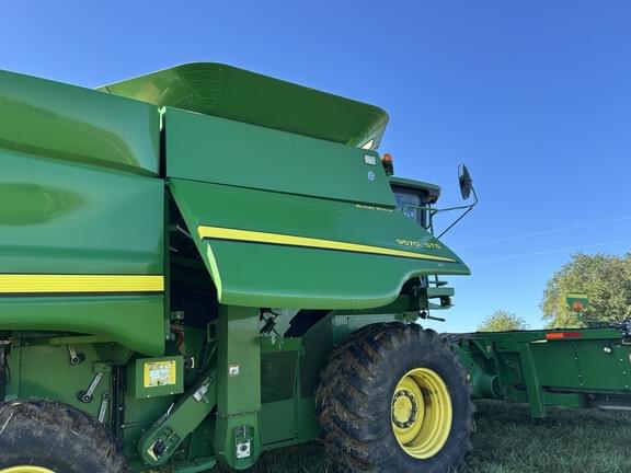 Image of John Deere 9570 STS equipment image 2