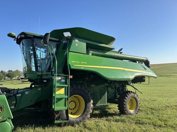 Image of John Deere 9570 STS Primary image