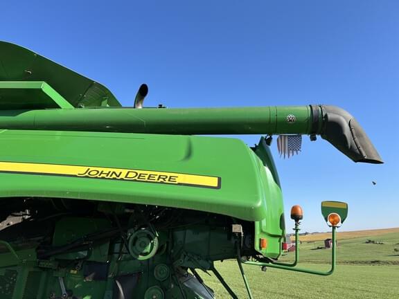 Image of John Deere 9570 STS equipment image 3