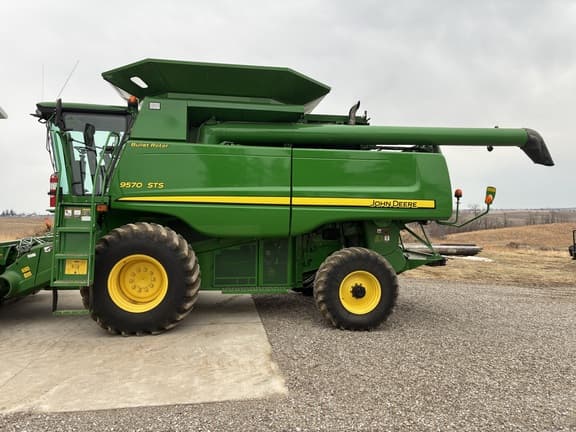 Image of John Deere 9570 STS equipment image 1