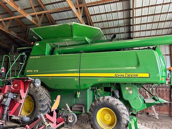 Image of John Deere 9570 STS equipment image 1